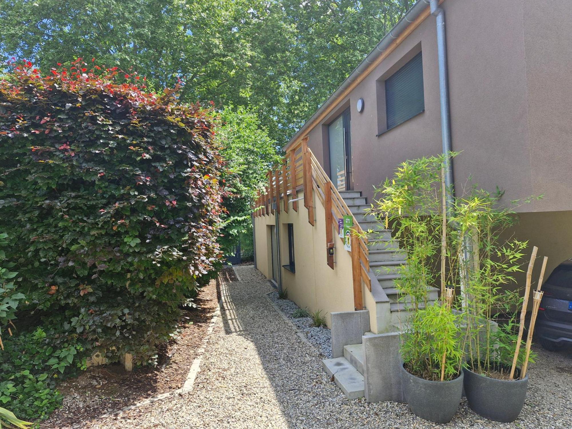 Gite-Appart Com' "Des Cimes Et Jardin" Illkirch-Graffenstaden Exterior photo